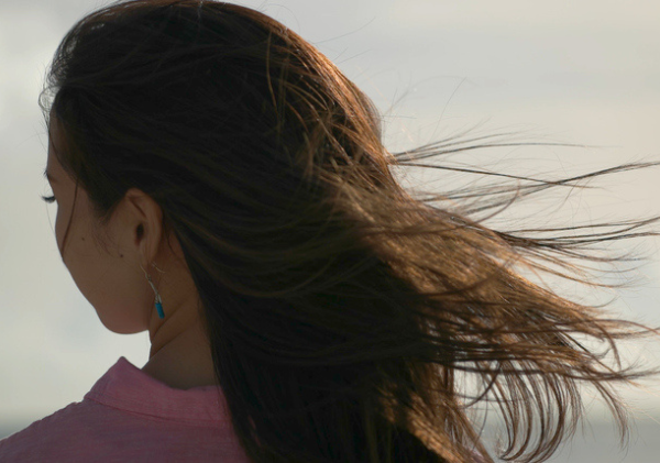 La biotine (vitamine B8) pour les cheveux : ce que la science en dit vraiment