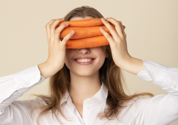 Vitamine A et cheveux : l'équilibre entre pousse et chute de cheveux